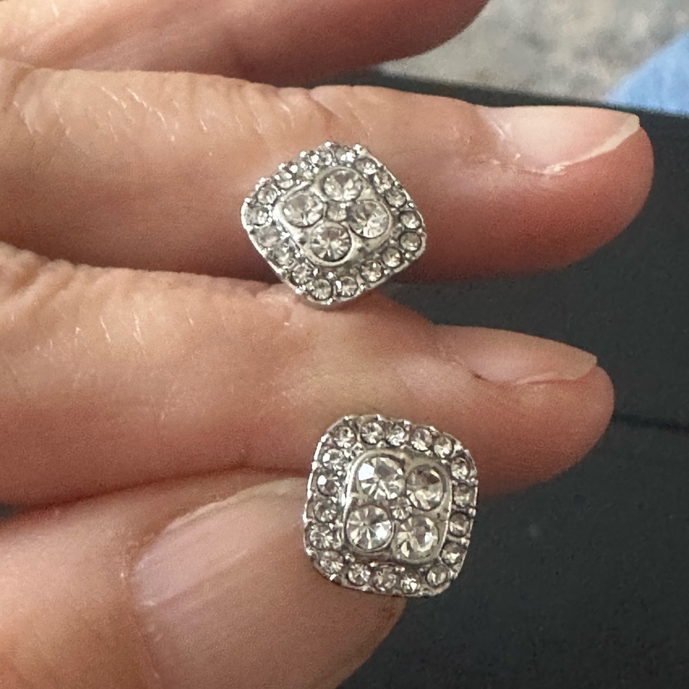 Round .02ct Moissanite Square Shaped 925 Stud Earrings